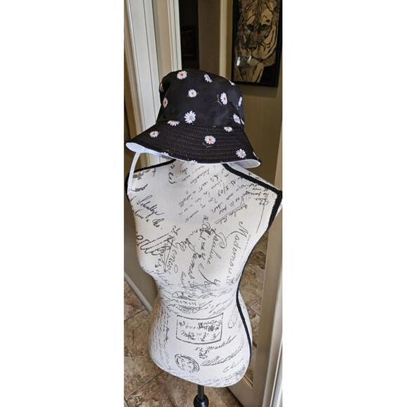 Alice & Olivia Reversible Bucket Hat New With Tags - Picture 2 of 2